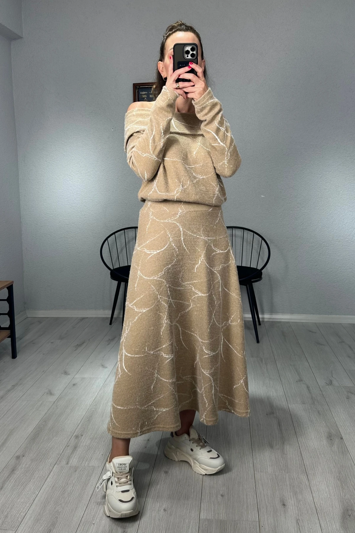 Yumoş Triko Madonna Yaka Etekli Takım - kahverengi