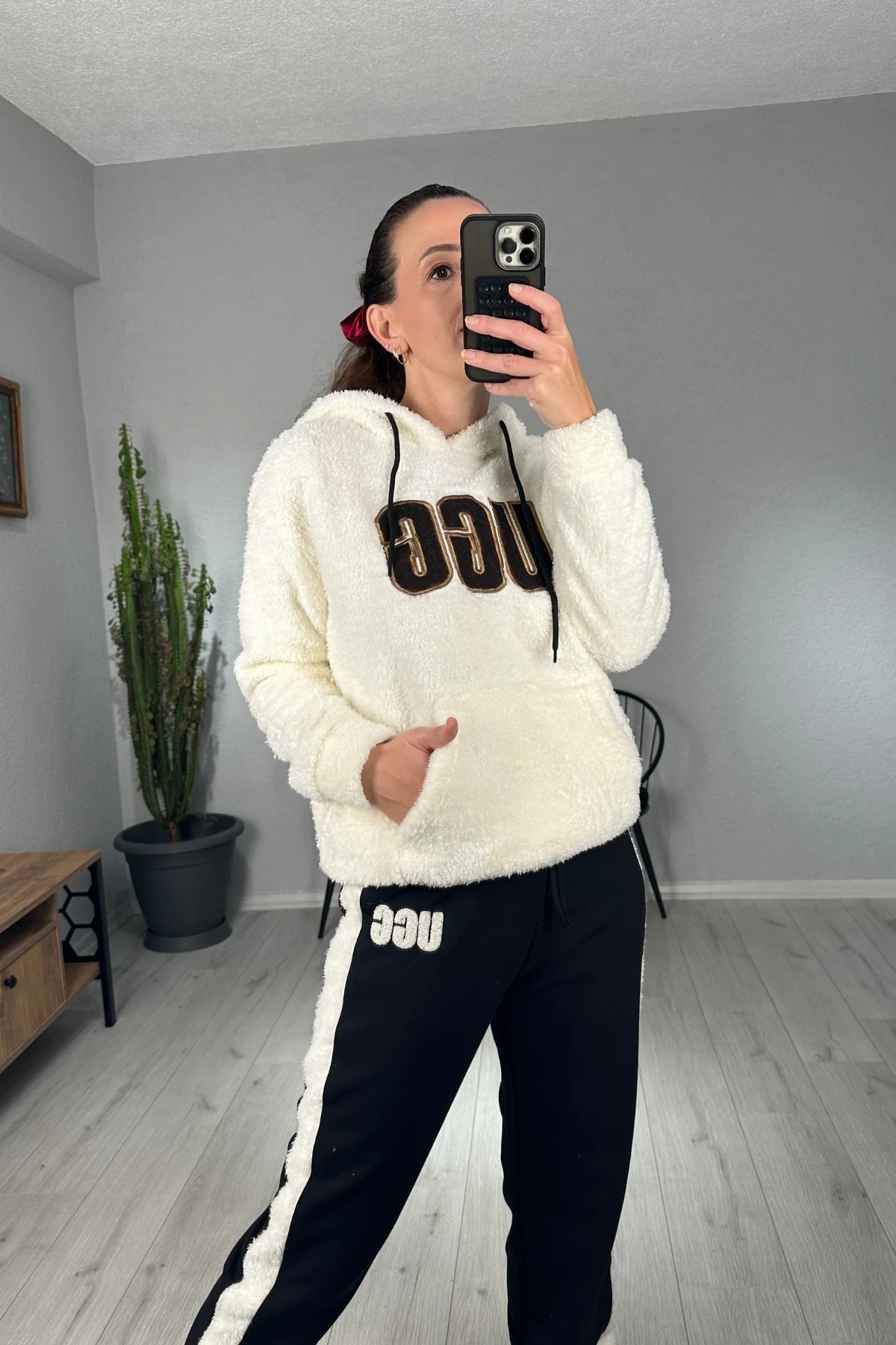 Ugg Nakışlı Peluş Takım