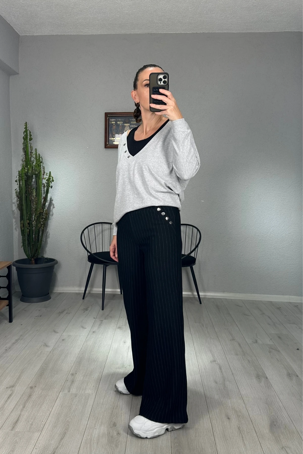 Çizgili Pantolonlu Üçlü Takım 