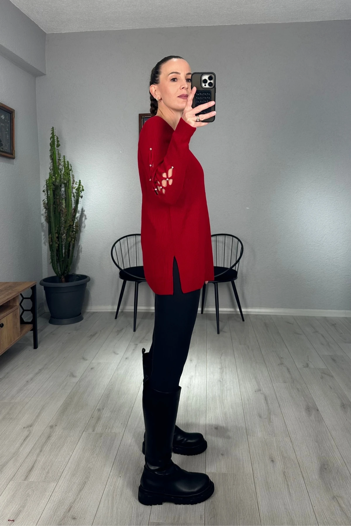 Kolu Taş işlemeli V Yaka Triko Kazak 