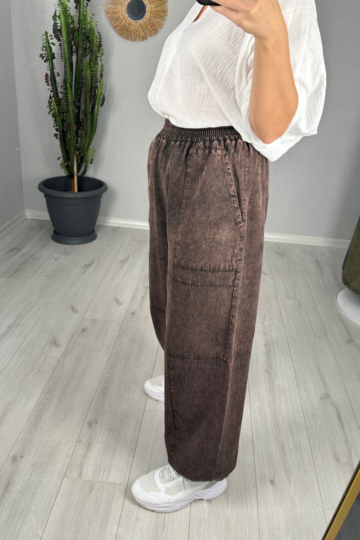 Paçası Lastik Detaylı Gabardin Pantolon