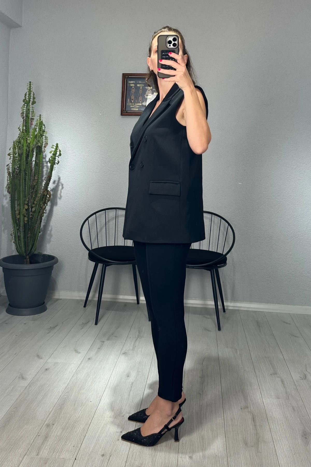 Krep Kumaş  Cep Kapaklı Yelek