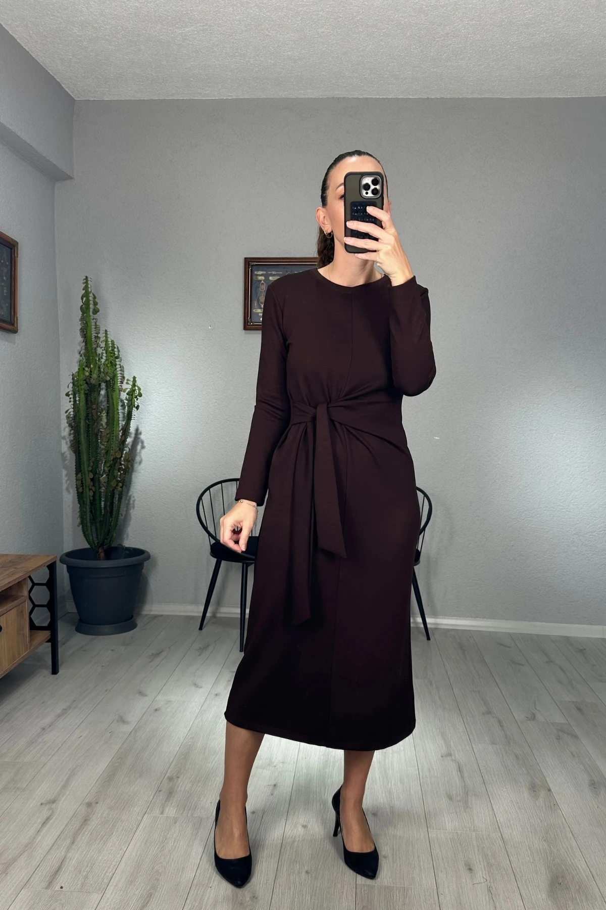 Modal Yandan Bağlamalı Uzun Elbise - kahverengi