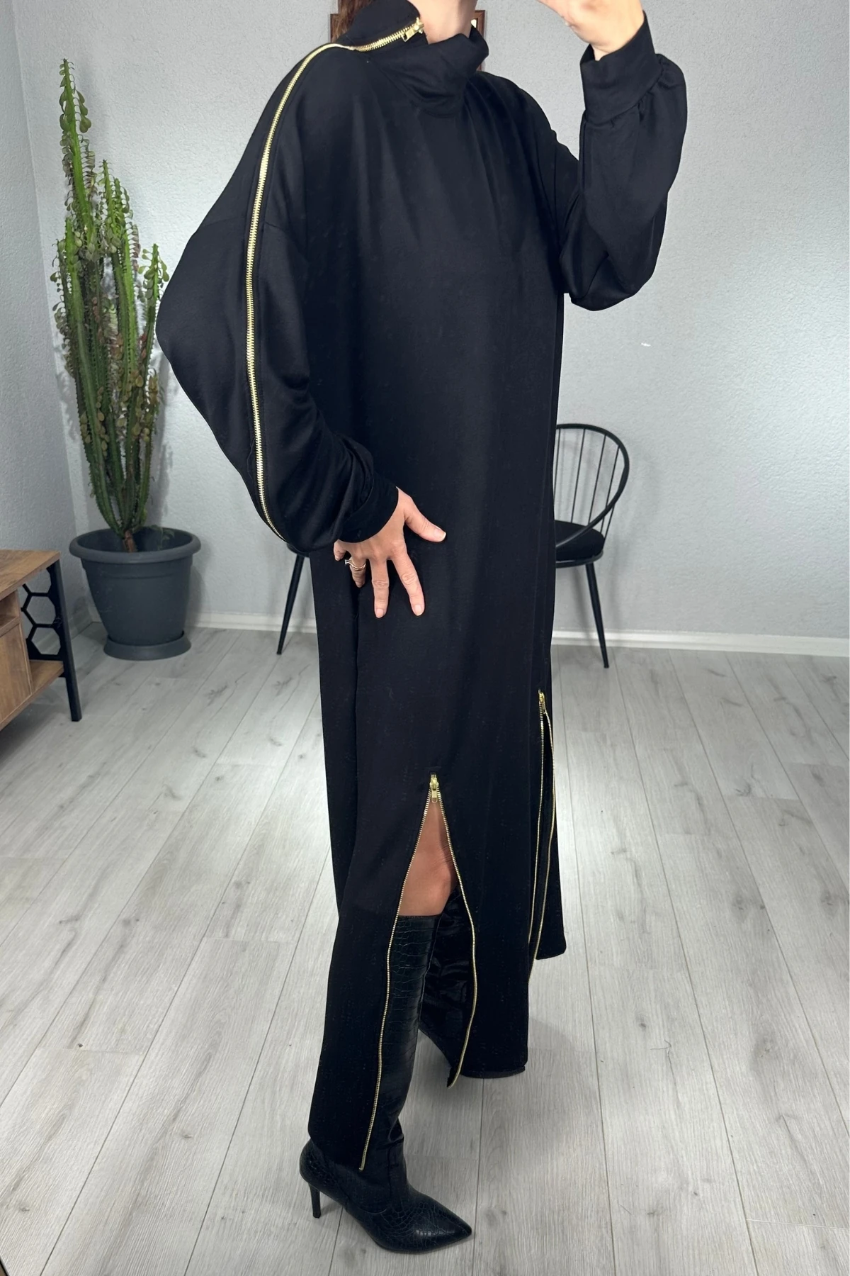 Fermuar Detaylı Yırtmaçlı Uzun Elbise 