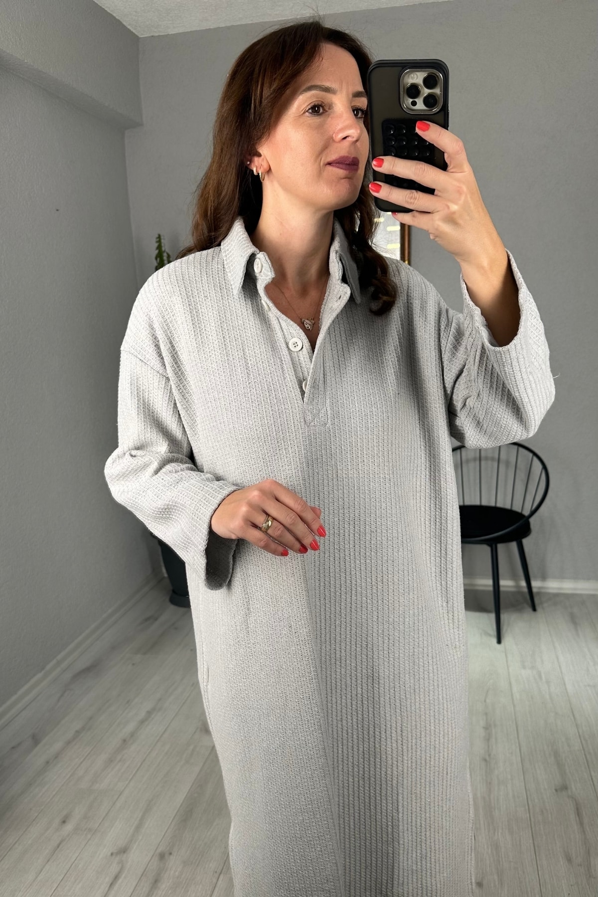 Polo Yaka Uzun Yırtmaçlı Elbise