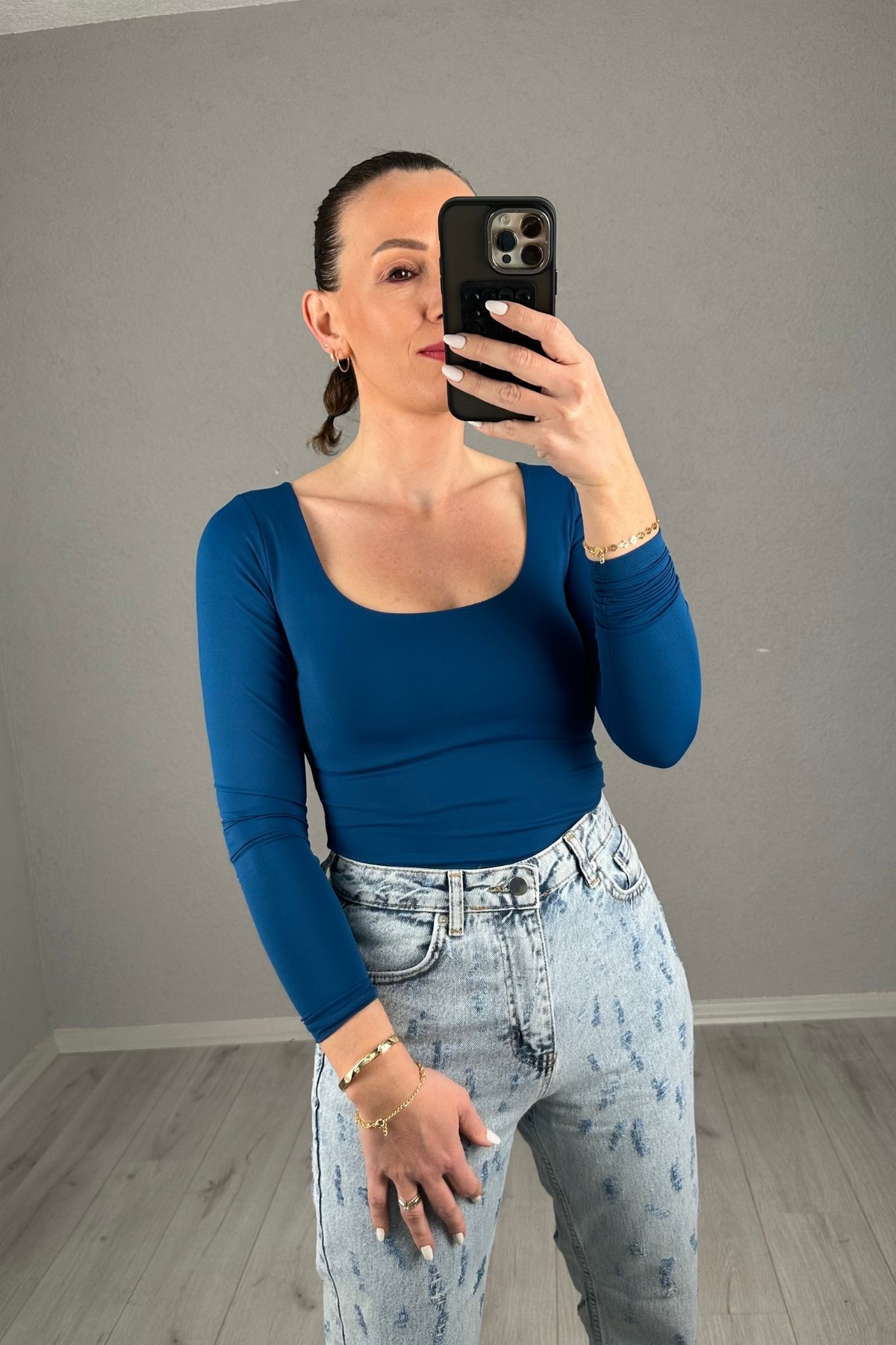 Kare Yaka Uzun Kollu Likralı Body