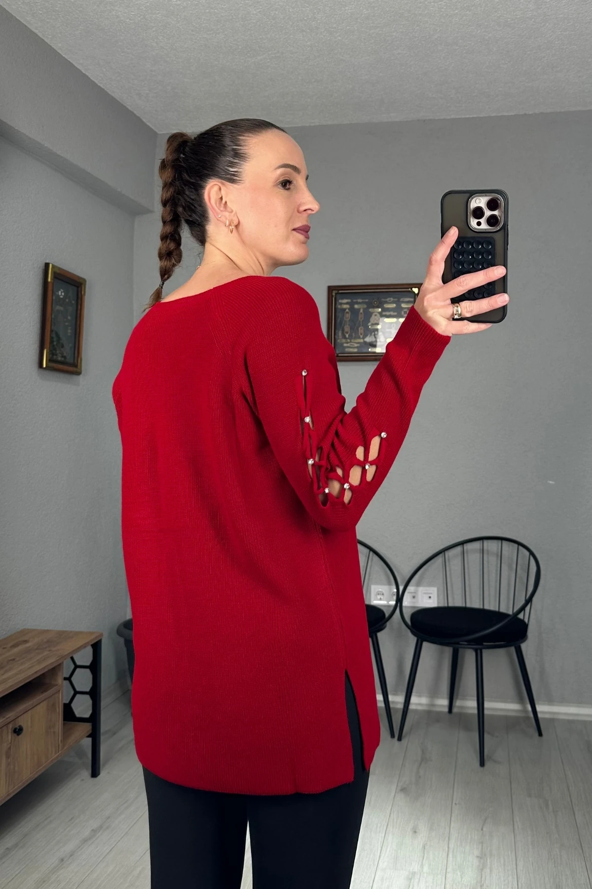 Kolu Taş işlemeli V Yaka Triko Kazak 