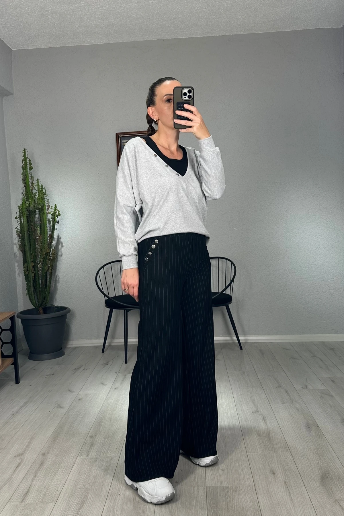 Çizgili Pantolonlu Üçlü Takım 