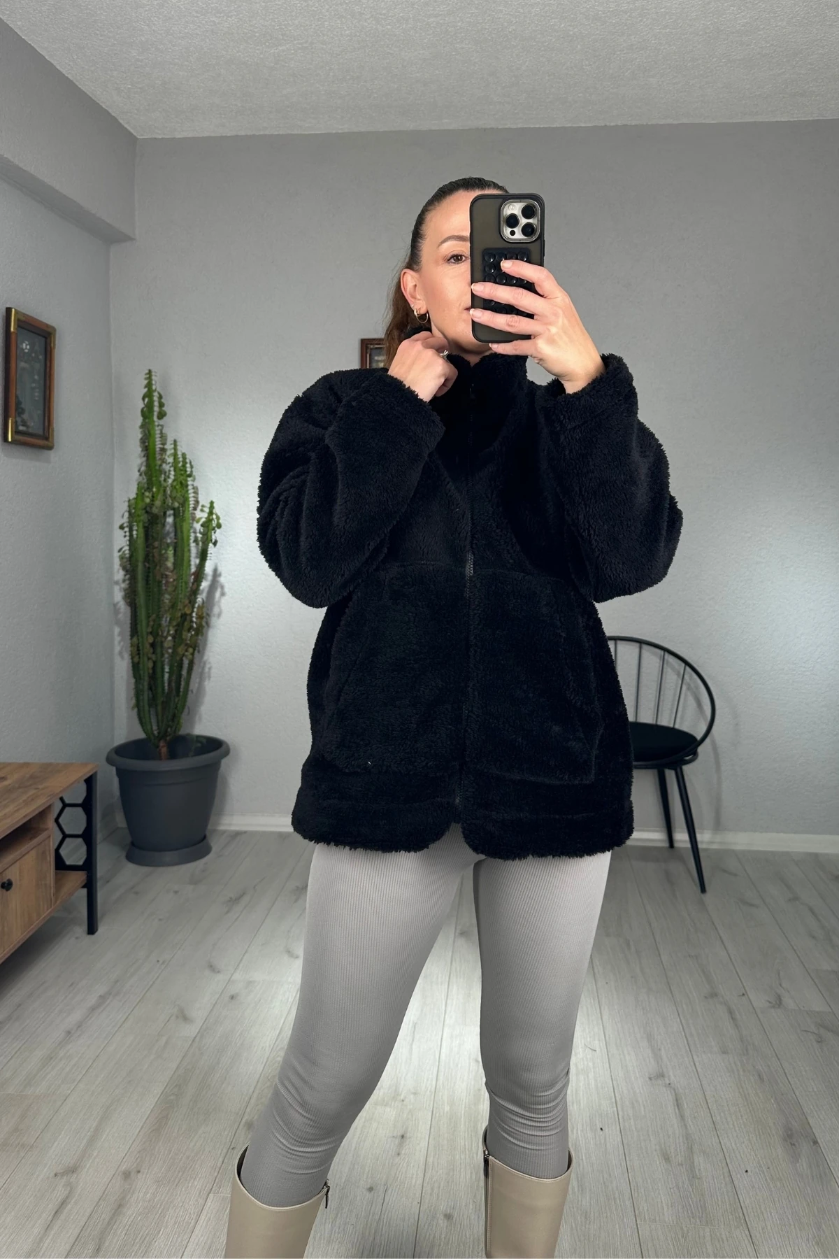 Dik Yaka Peluş Mont 