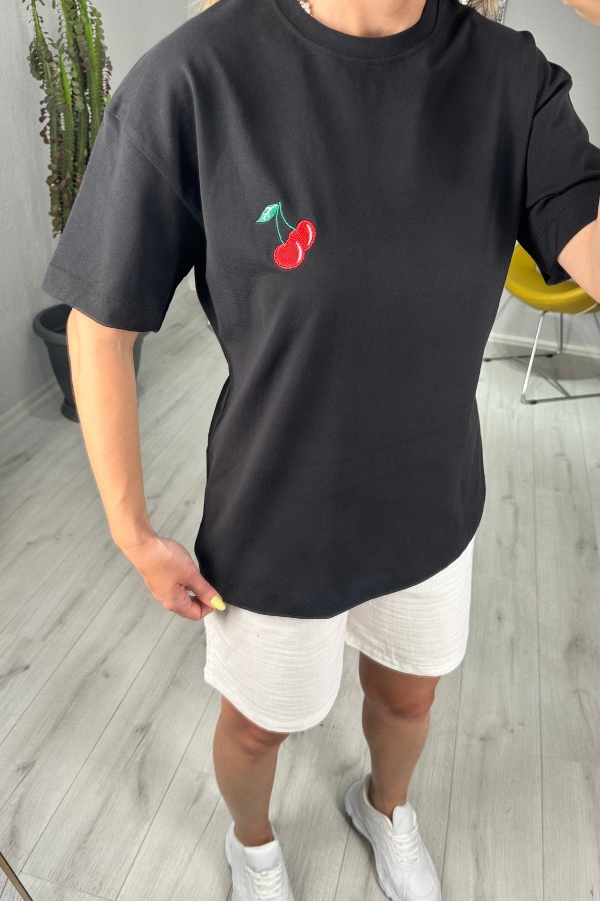 Kiraz Baskılı Tişört
