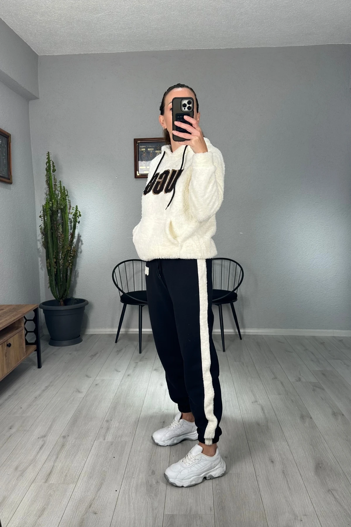 Ugg Nakışlı Peluş Takım