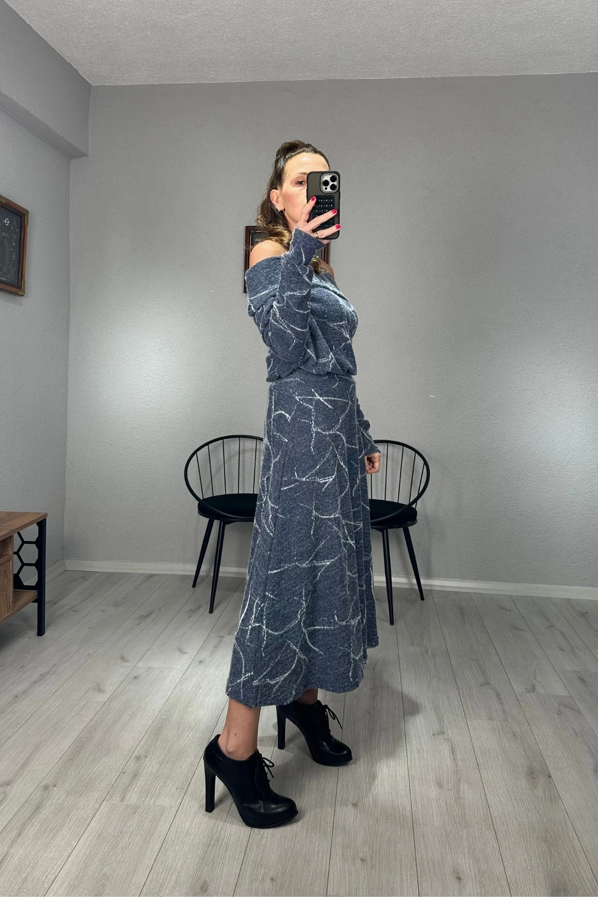 Yumoş Triko Madonna Yaka Etekli Takım