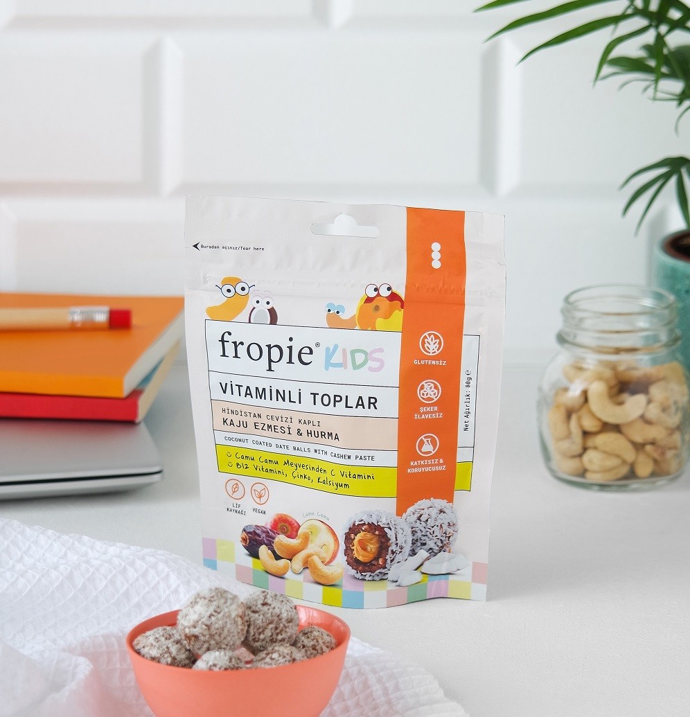 Toptan - Vitaminli Kids Meyve Topları - Hindistan Cevizi Kaplı & Kaju Ezmeli 80 gr 12 Adet