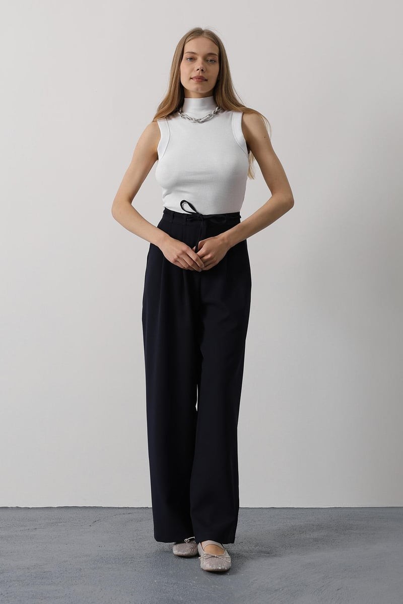 Pileli Bağcıklı Oversize Pantolon