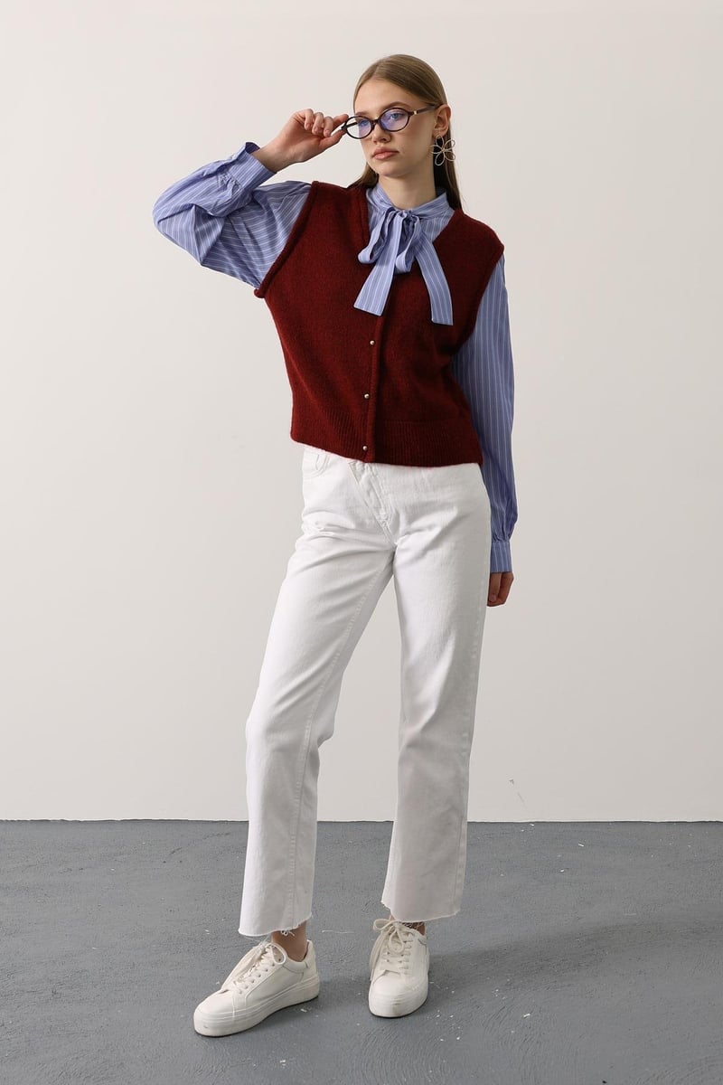 Yelek Detaylı Çizgili Yakası Bağlamalı Gömlek