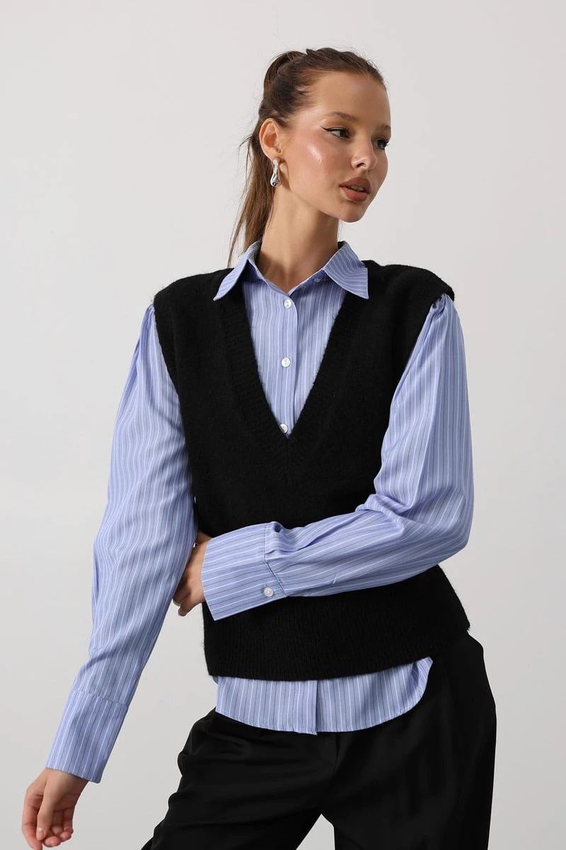 Süveter Detaylı Gömlek