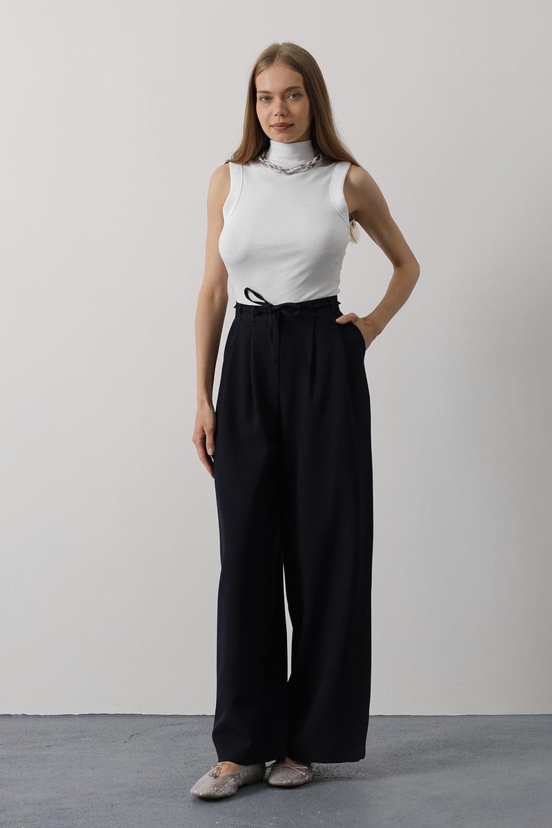 Pileli Bağcıklı Oversize Pantolon