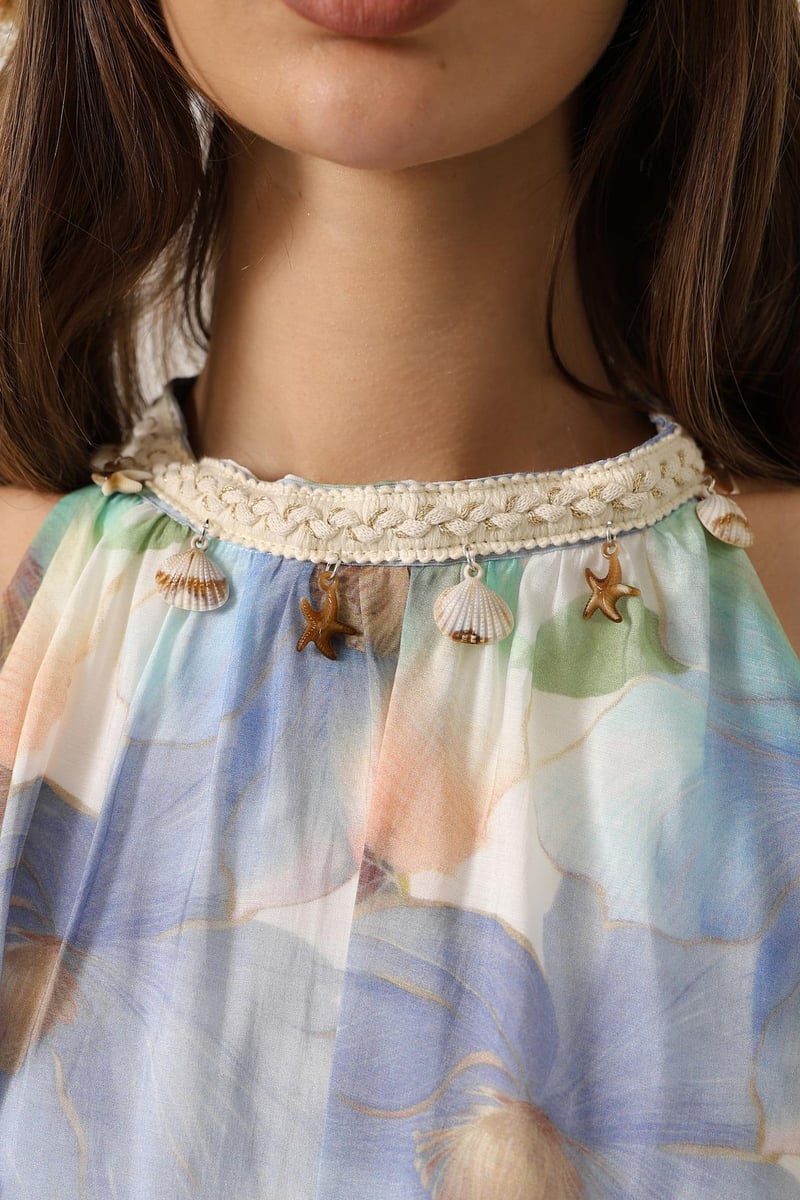 Çiçek Desenli Yaka Detaylı Kat Kat Elbise