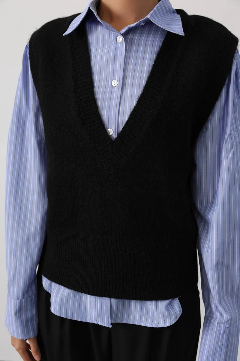 Süveter Detaylı Gömlek