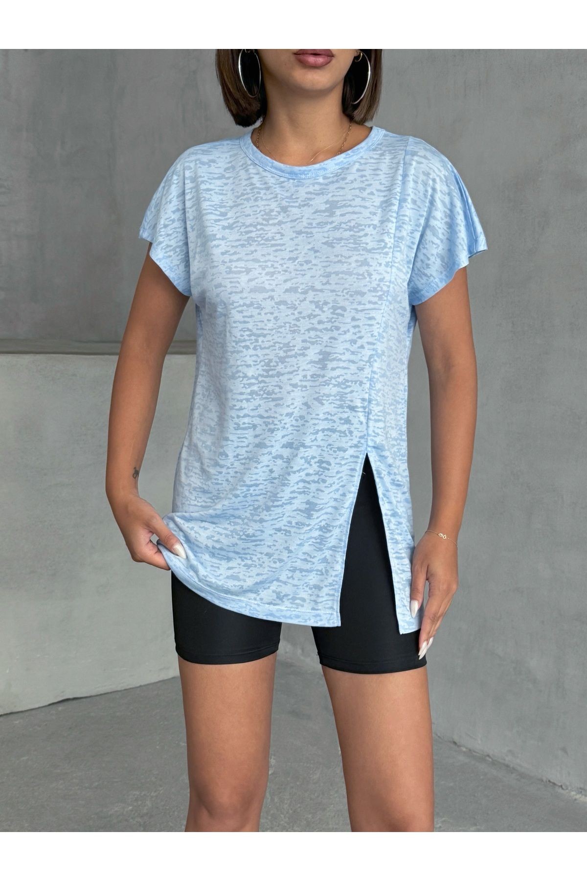 Yanı Yırtmaçlı Yumuşak Dokulu T-shirt Mavi MISSTS2522