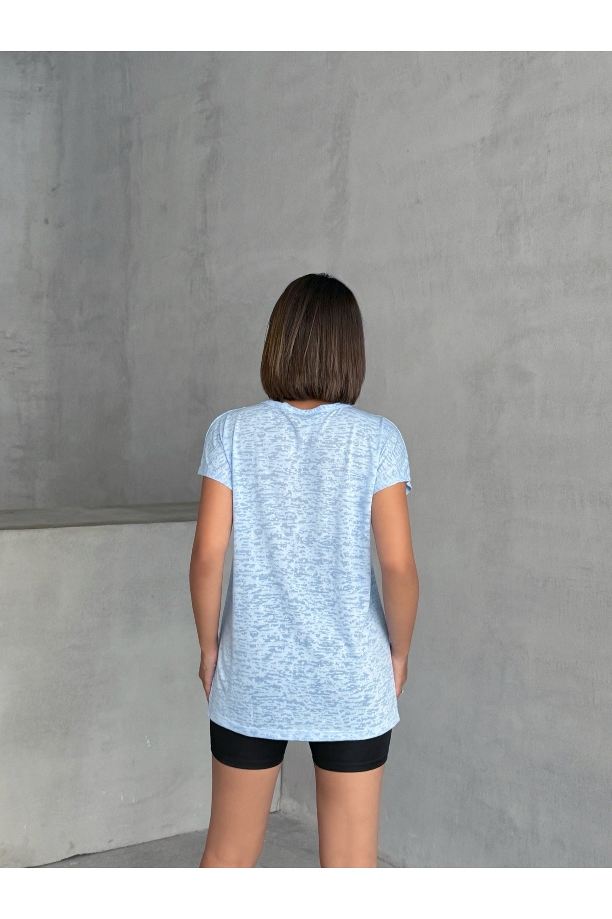 Yanı Yırtmaçlı Yumuşak Dokulu T-shirt Mavi MISSTS2522