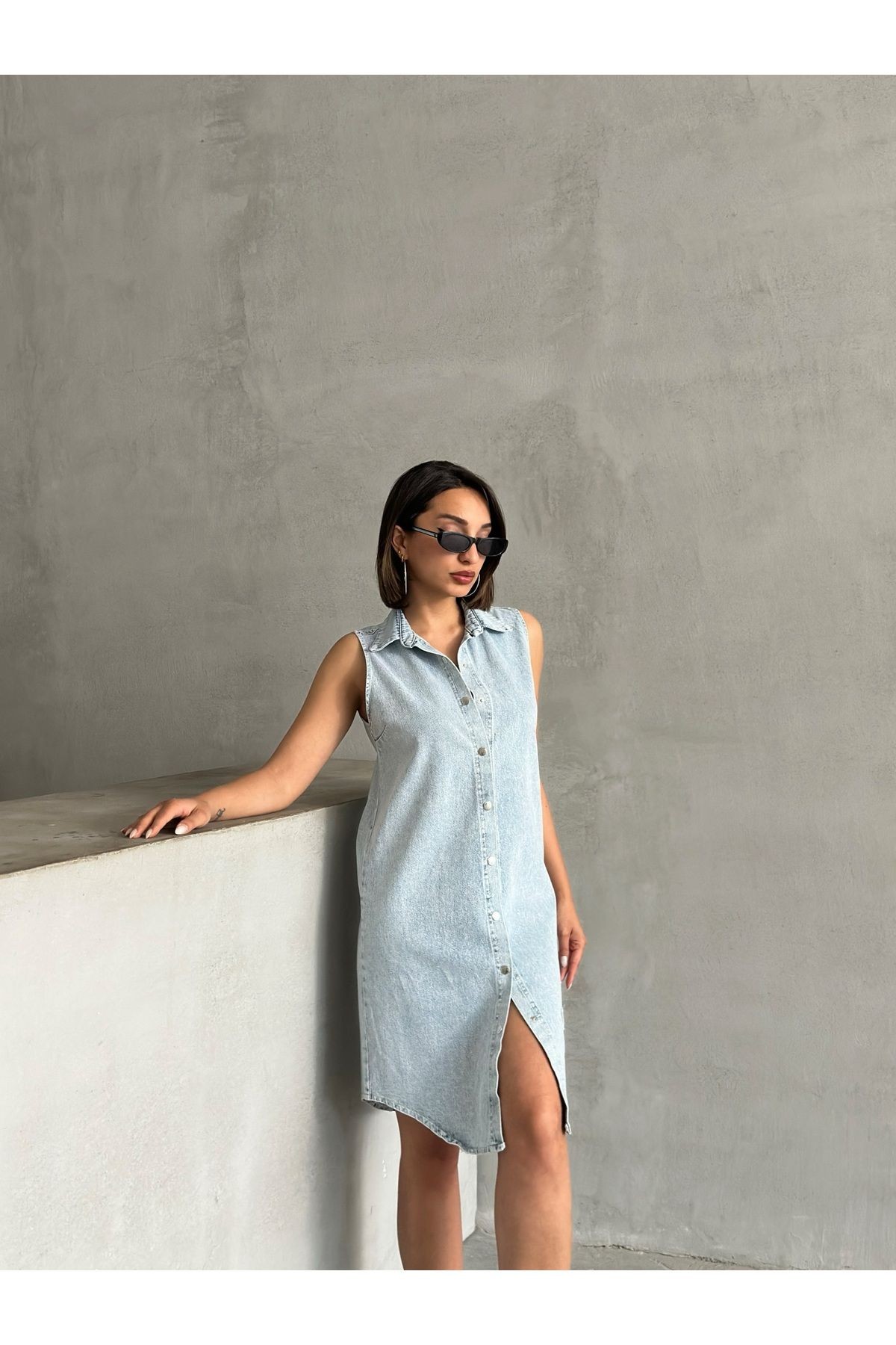 Boydan Çıtçıt Kapamalı Nakış Detaylı Sıfır Kol Denim Elbise MISSELB3453