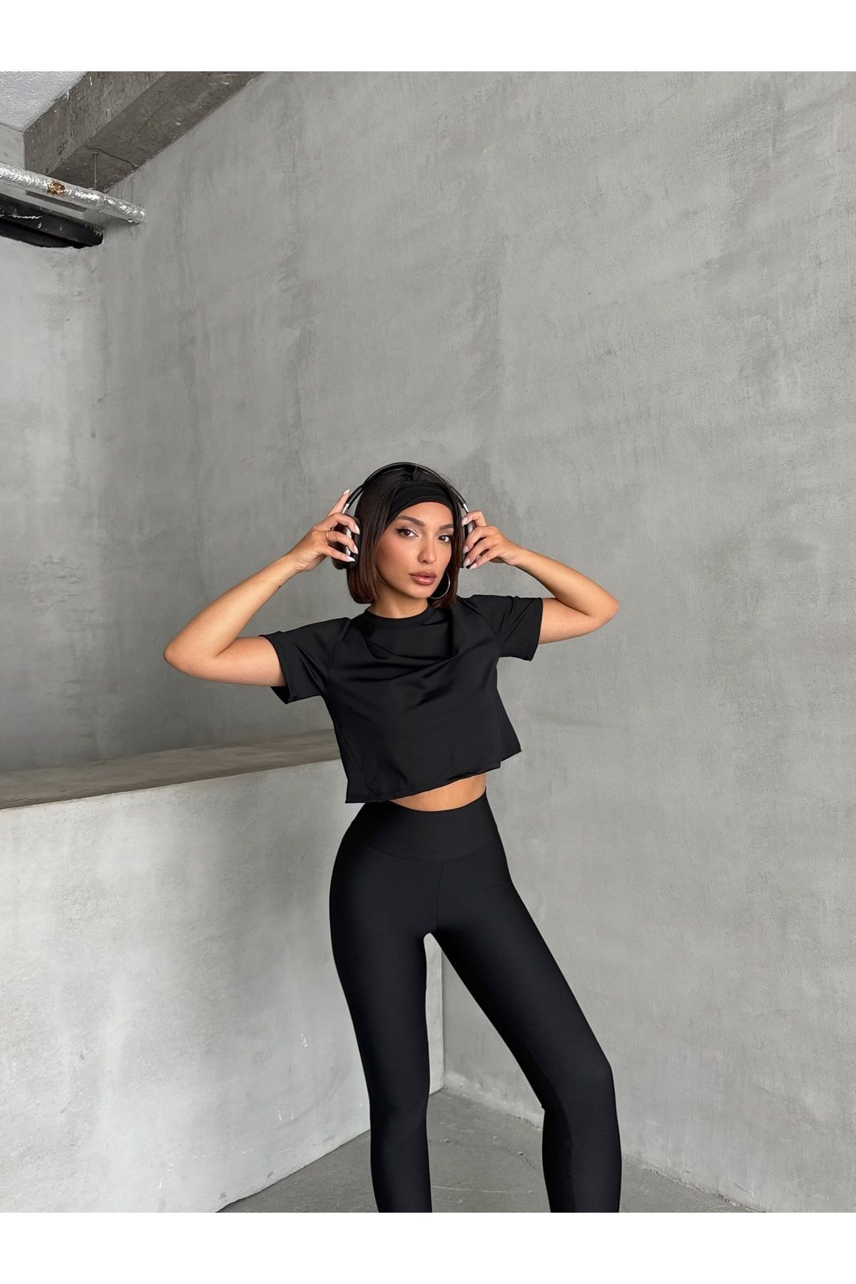 Dik Yaka Crop T-shirt ve Tayt İkili Takım MISSTKM2640
