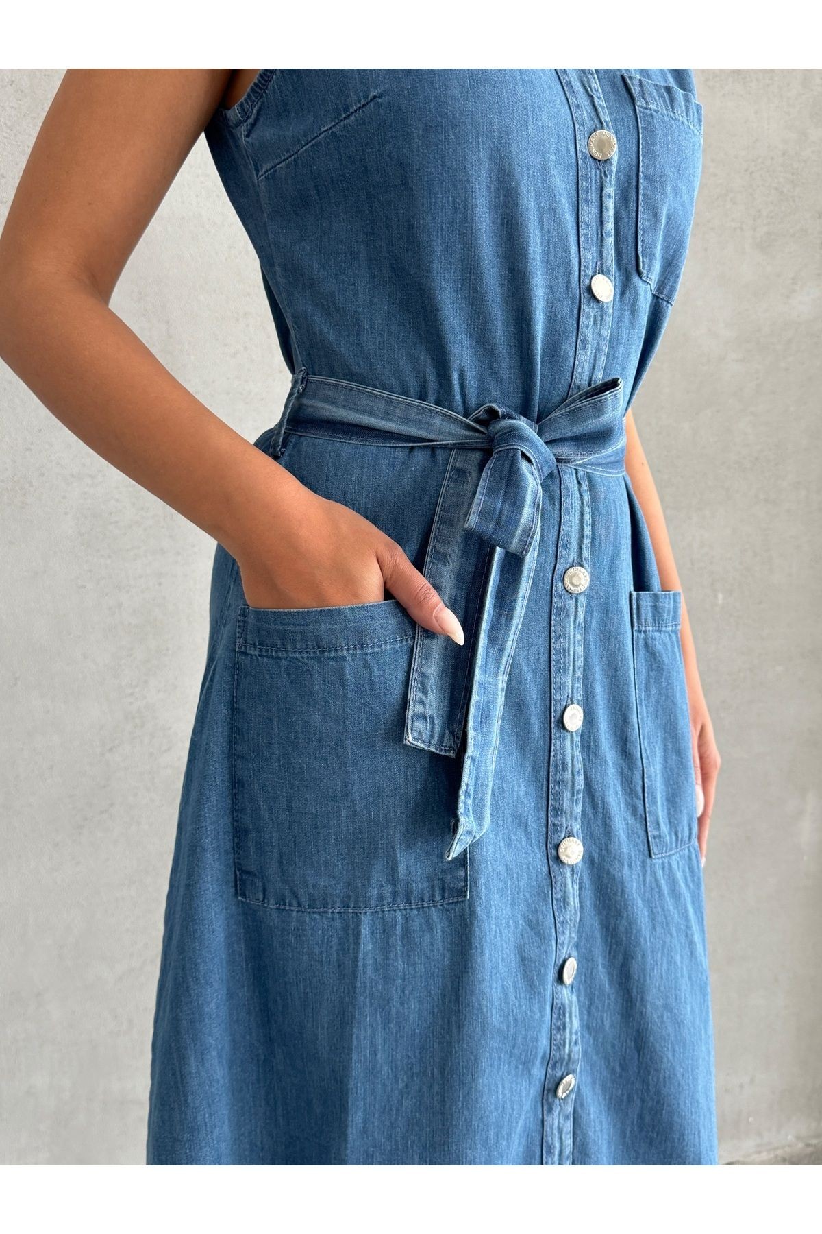Boydan Düğmeli Kuşaklı Cep Detaylı Uzun Denim Lacivert Elbise MISSEL8999
