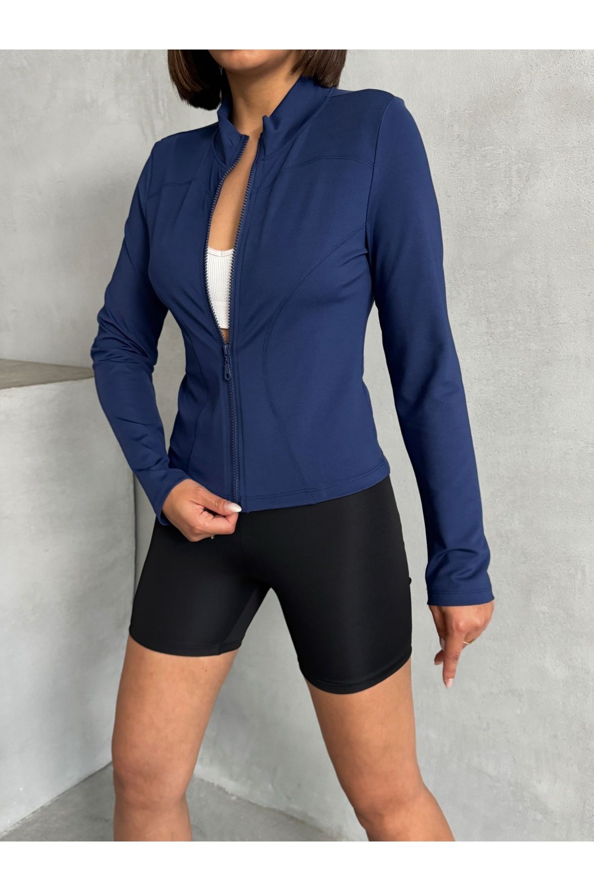 Lacivert Vücuda Oturan Fermuarlı Dik Yaka Örme Spor Üst/Bluz MISSCE05922