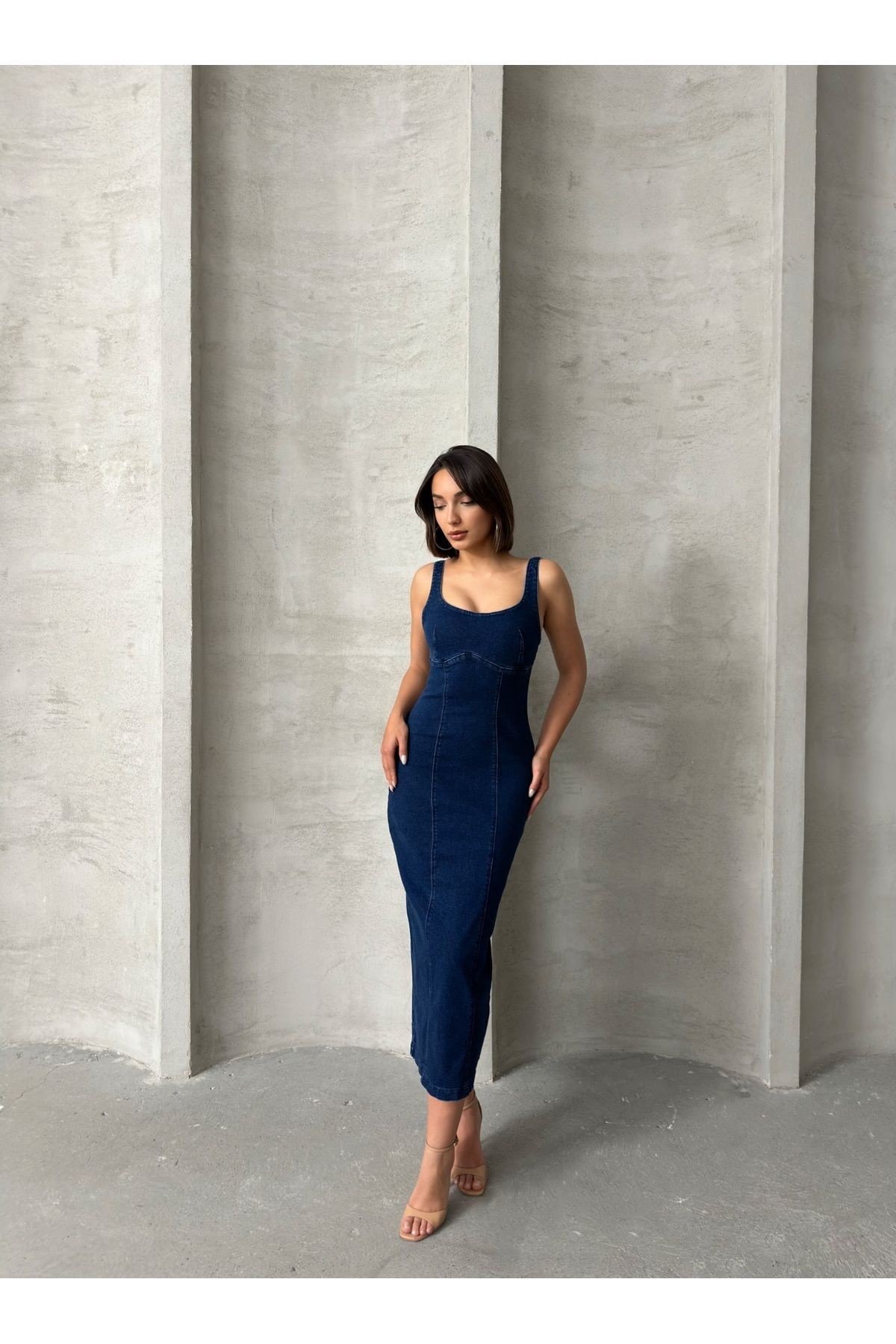 Kalın Askılı Vücuda Oturan Arka Yırtmaç Detaylı Denim Elbise MISSELB4027