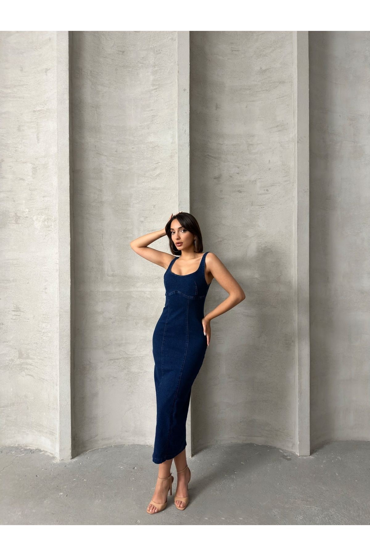 Kalın Askılı Vücuda Oturan Arka Yırtmaç Detaylı Denim Elbise MISSELB4027