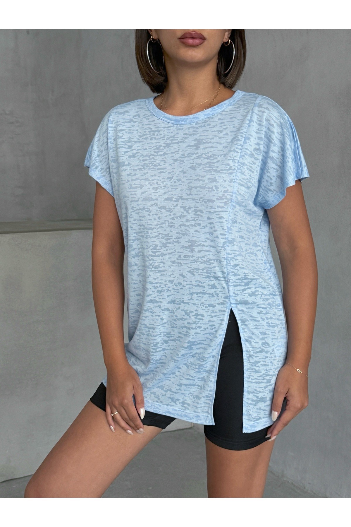 Yanı Yırtmaçlı Yumuşak Dokulu T-shirt Mavi MISSTS2522