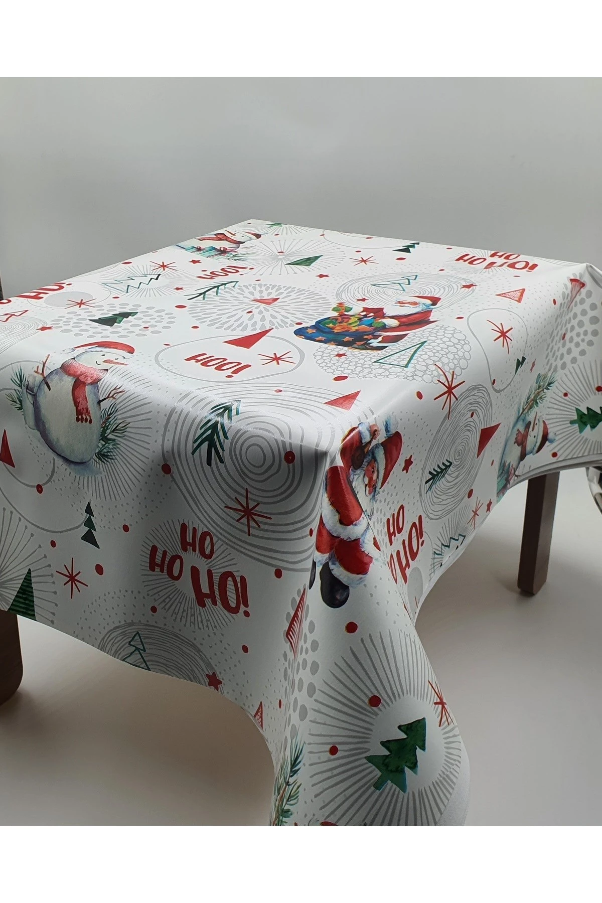 Yılbaşı Desenli Astarlı Silinebilir Muşamba Masa Örtüsü