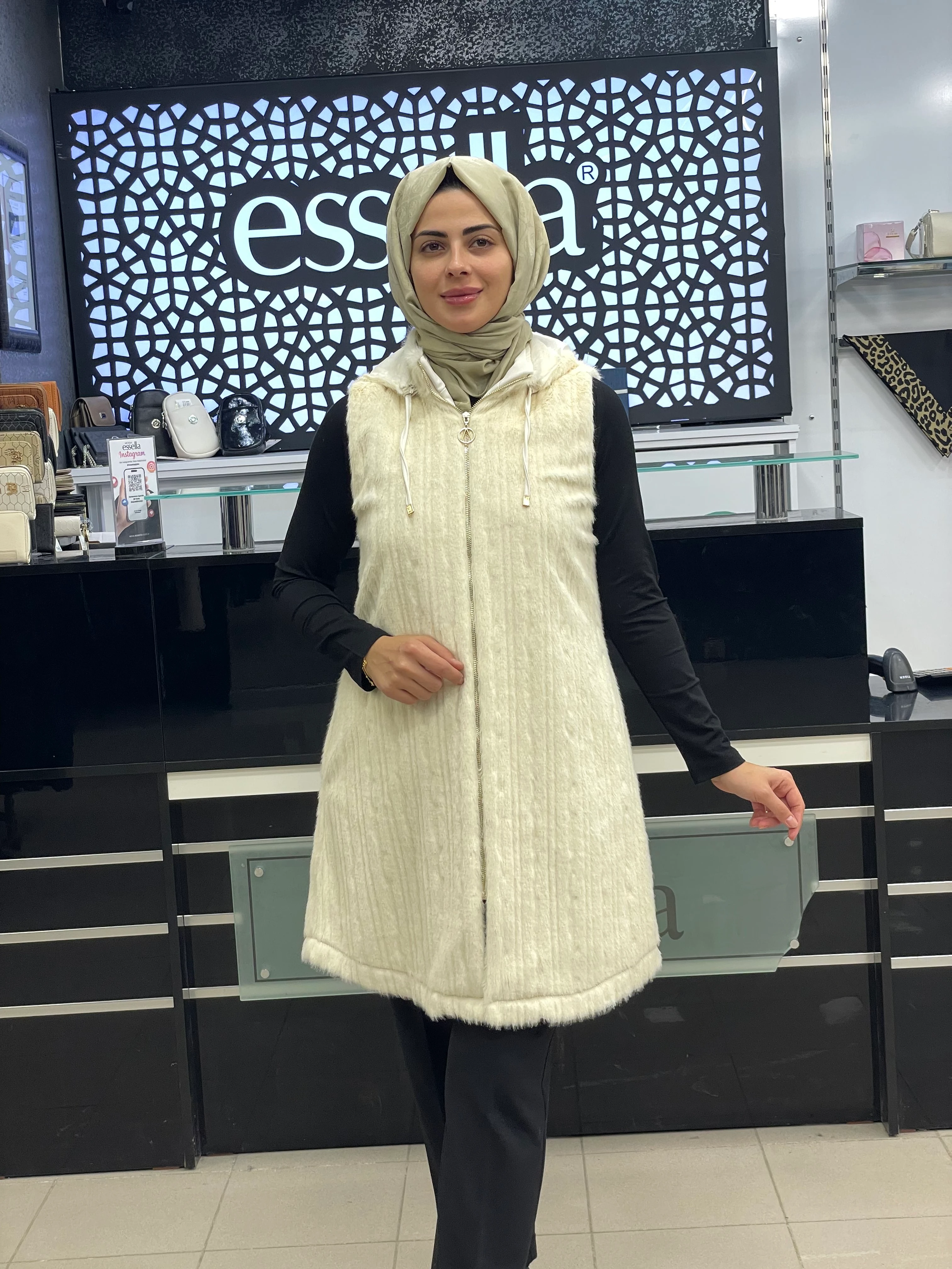 SOFF KAPÜŞONLU KÜRK YELEK  EKRU 