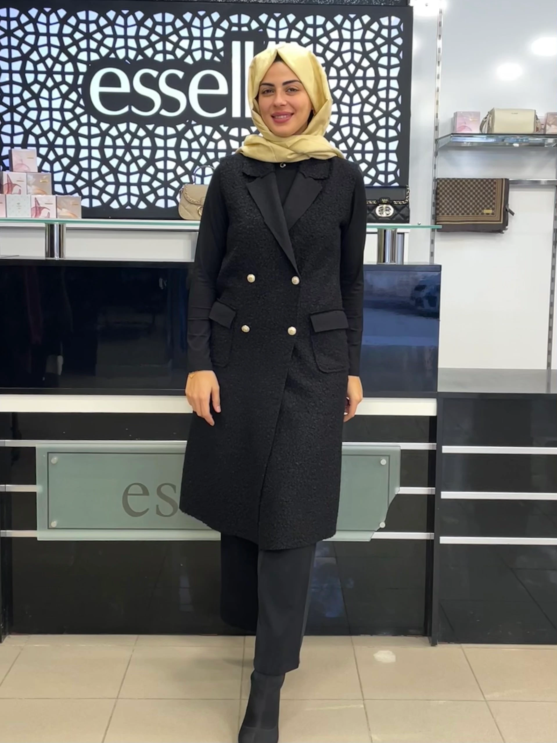 BELLE BELEMİR KEÇE KUZU YELEK SİYAH