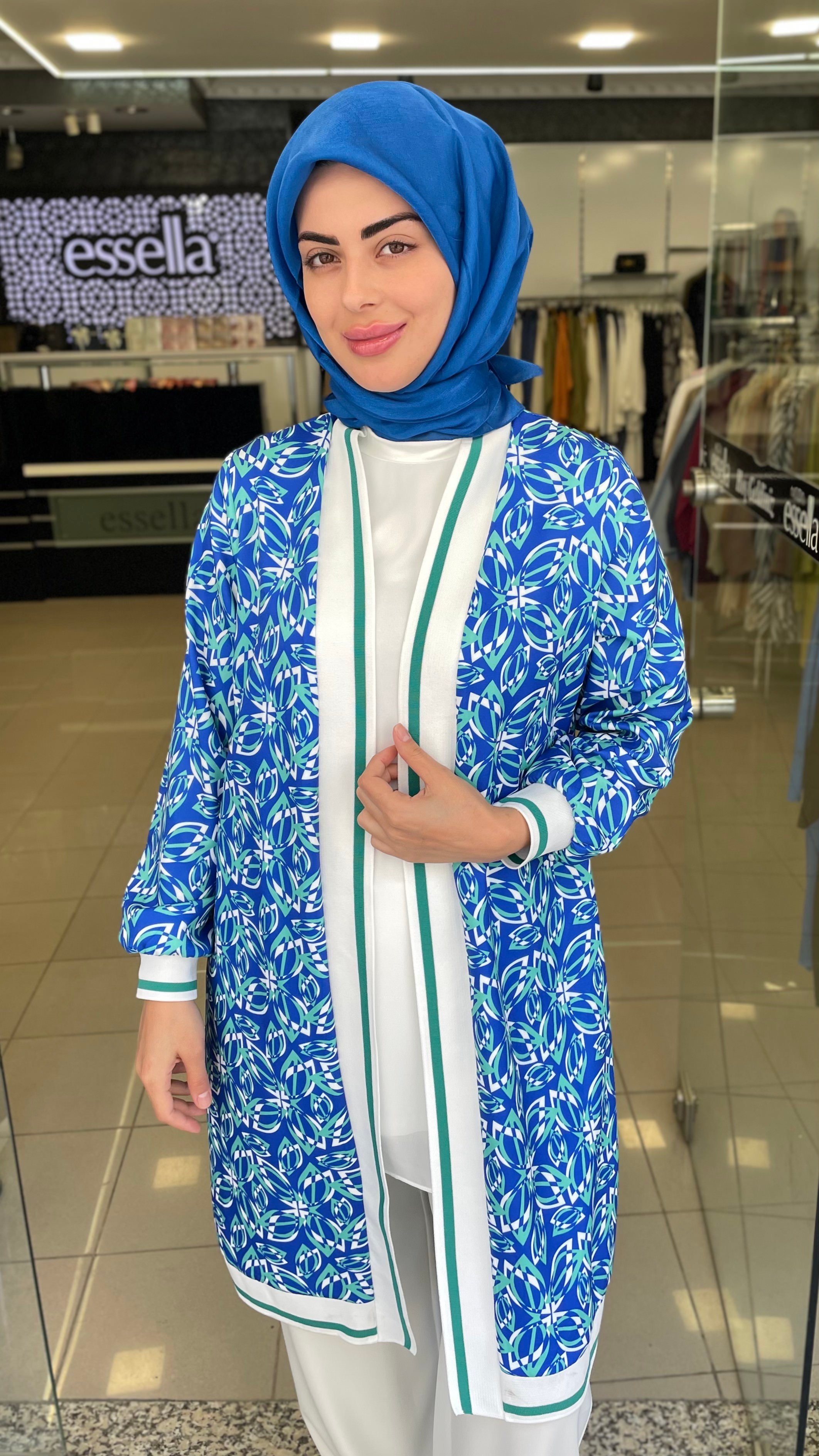 Dijital Baskı Desenli Mavi Çiçekli Kimono
