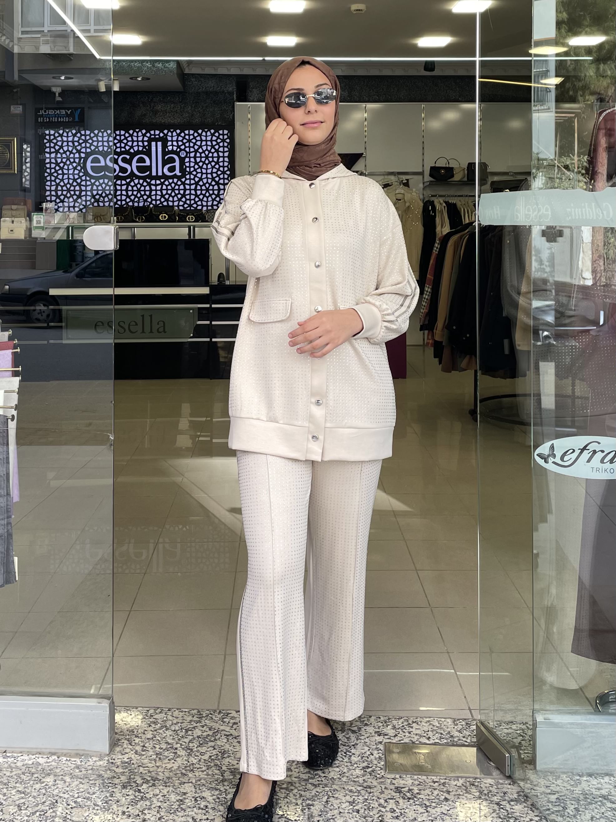 AYNAZ TAŞLI KAPÜŞONLU TAKIM BEJ