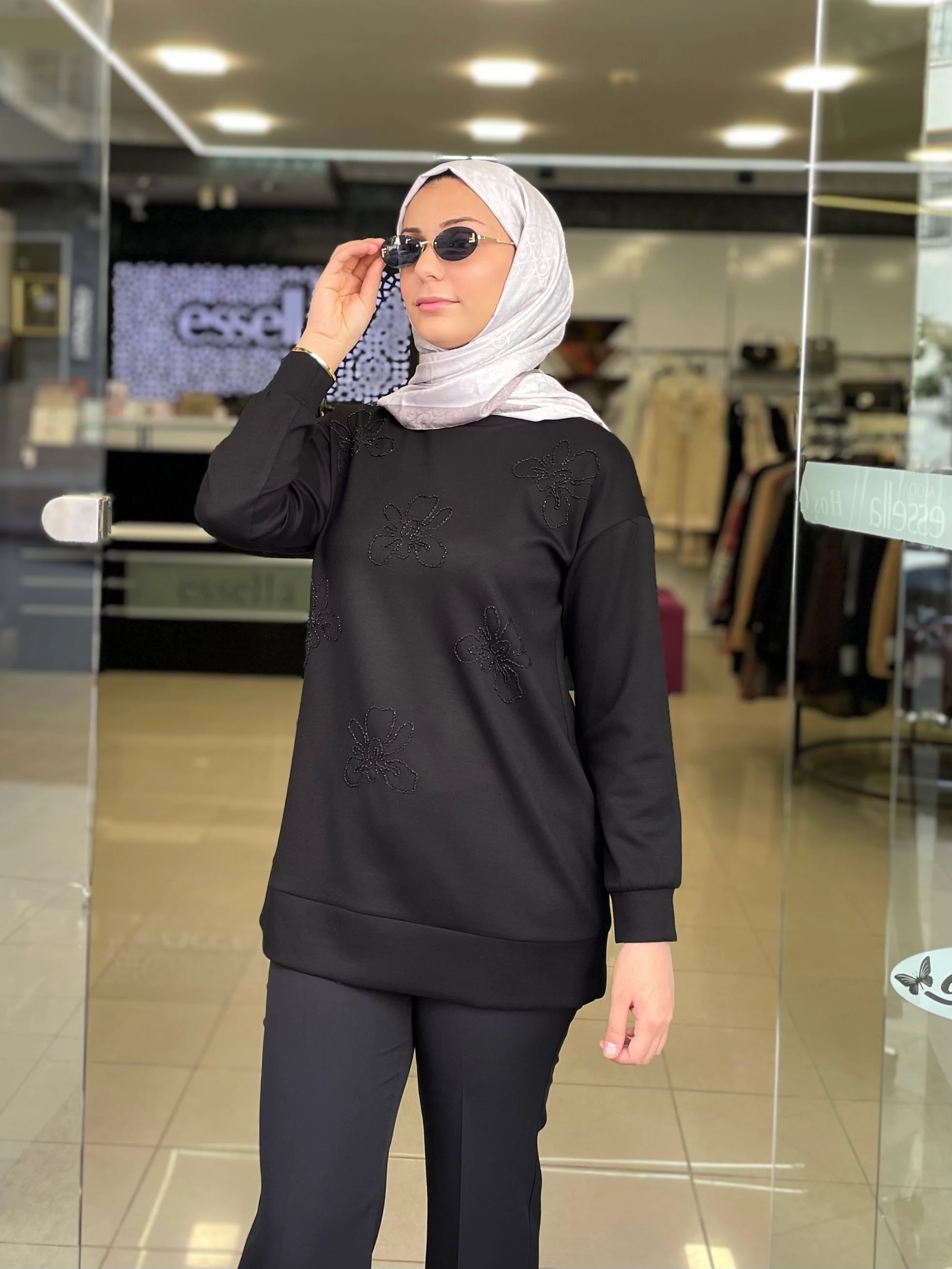 MY MOOD ÖNÜ ÇİÇEKLİ SWEAT SİYAH