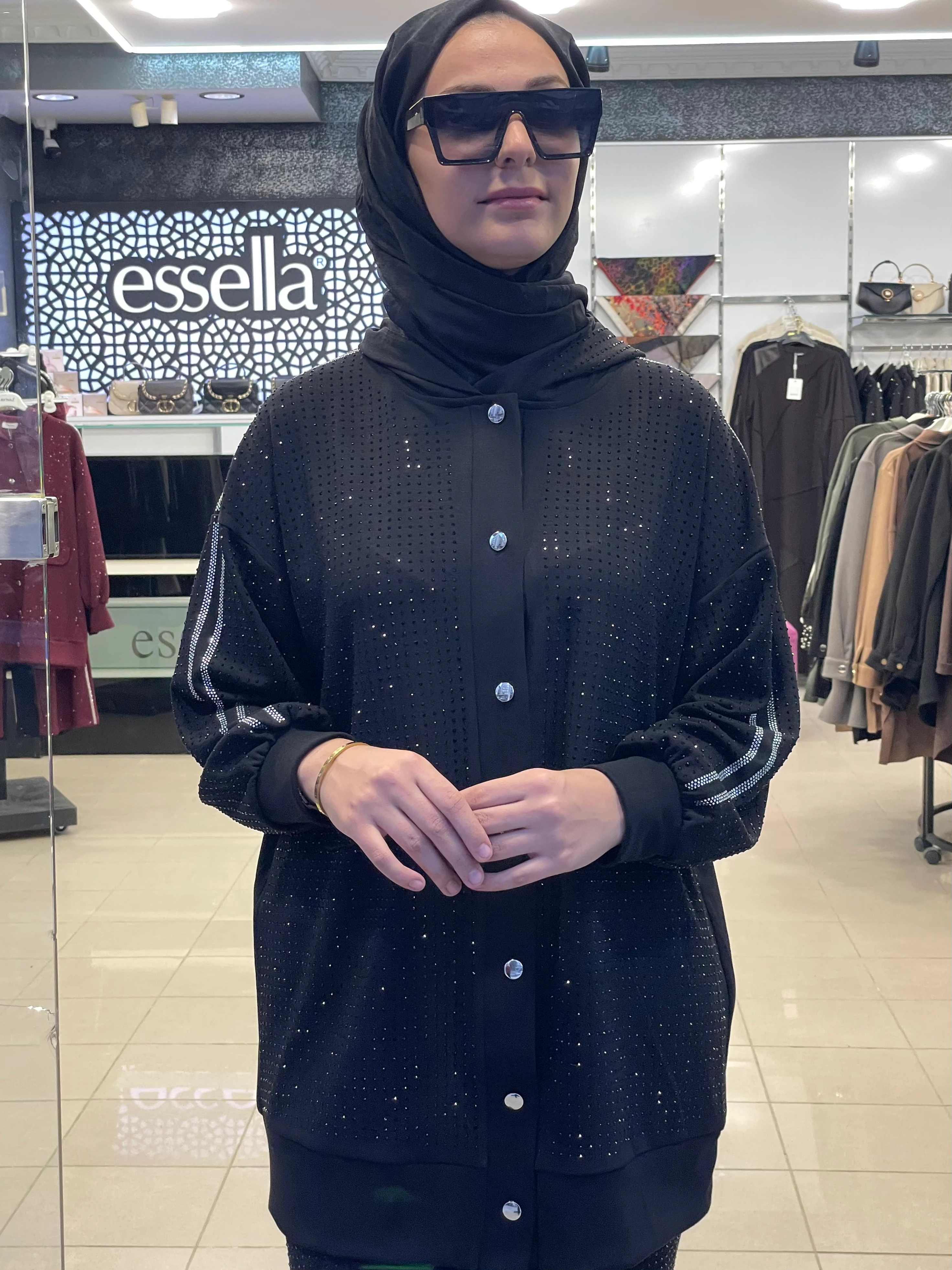 AYNAZ TAŞLI KAPÜŞONLU TAKIM SİYAH