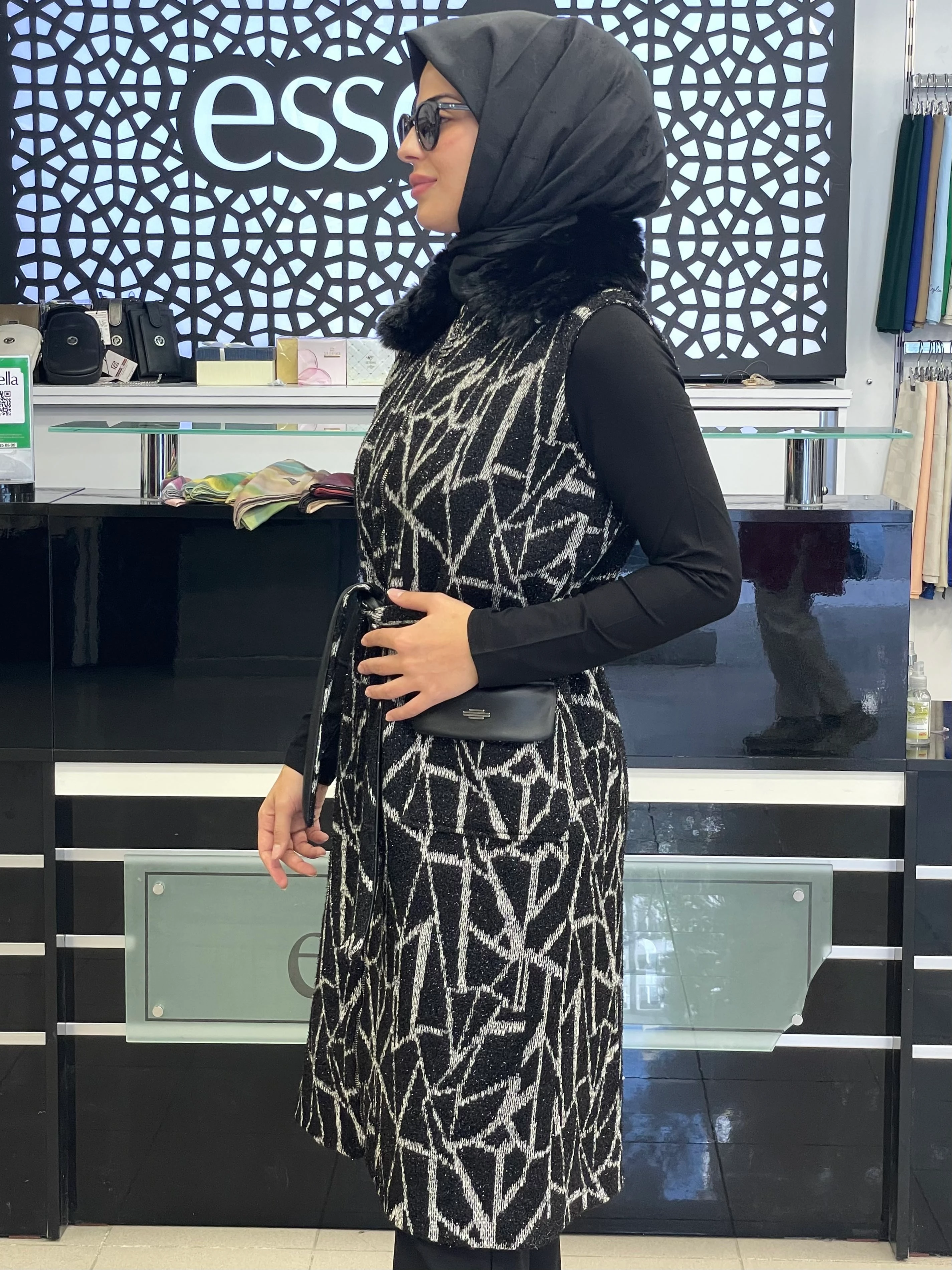 PANOVA SİMLİ KÜRKLÜ YELEK  SİYAH/BEJ