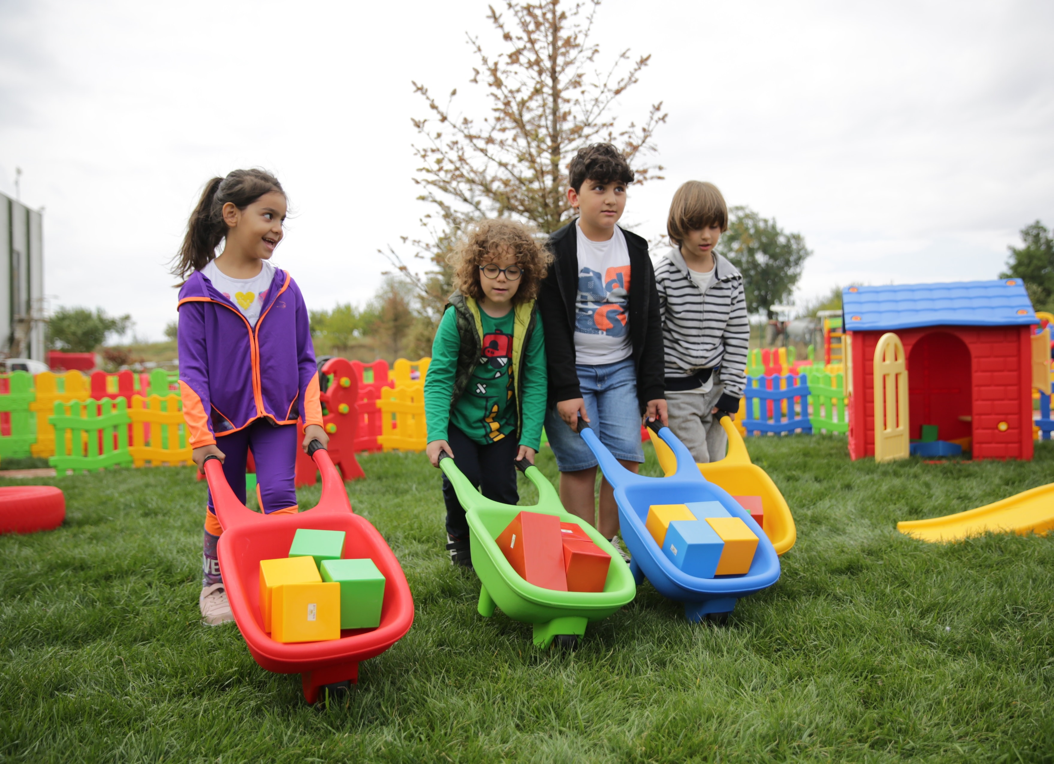 El Arabası Yeşil + Tırmık ve Kürek Hediye Set