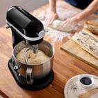 KitchenAid Artisan 6,6 L Kaldırılabilir Kaseli Stand Mikser - 5KSM70SHX (5KSM70SHXEOB)+ Aksesuar Hediyeli 0 image