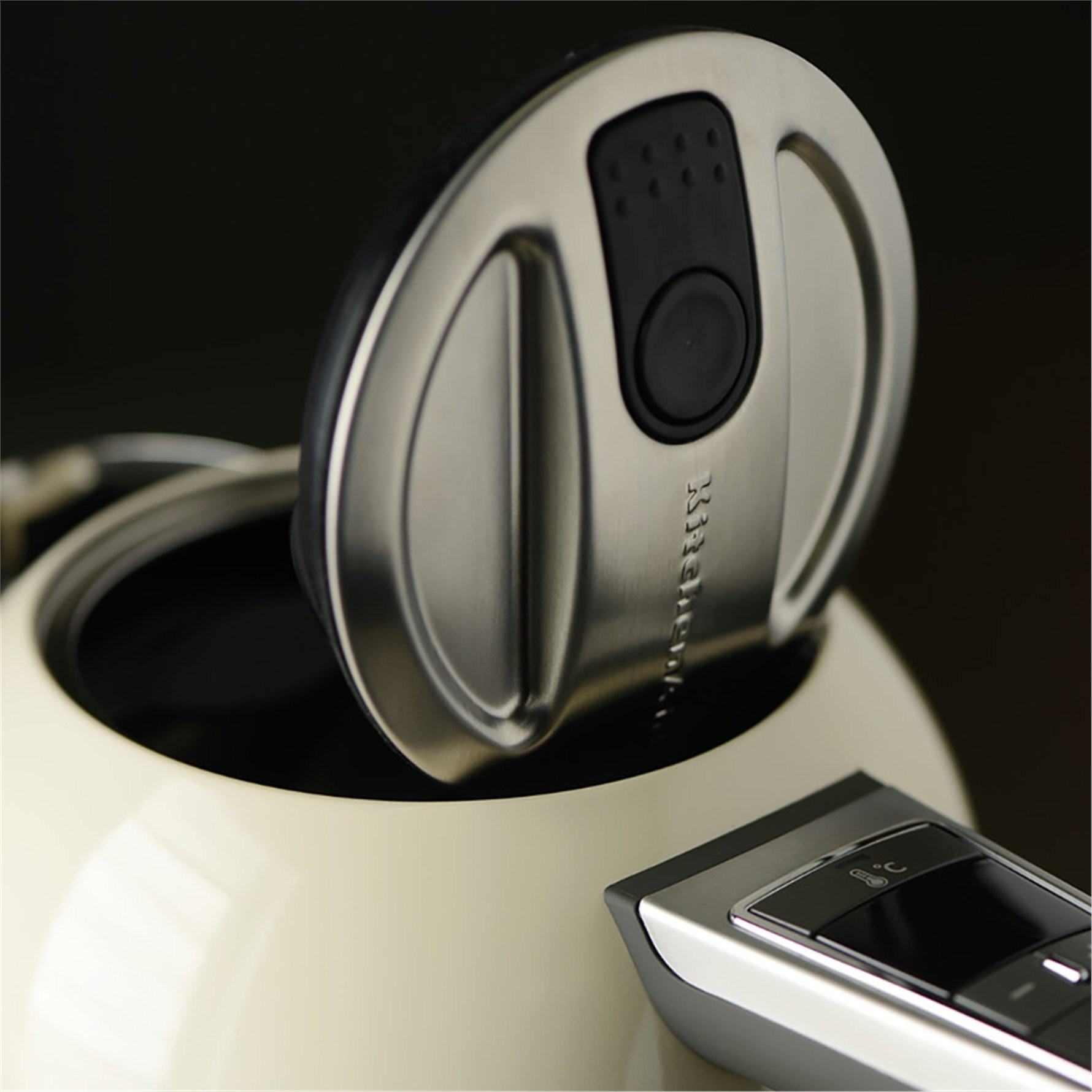 KitchenAid 1,7 L Su Isıtıcısı - 5KEK1722(5KEK1722EAC)Almond Cream 0 image