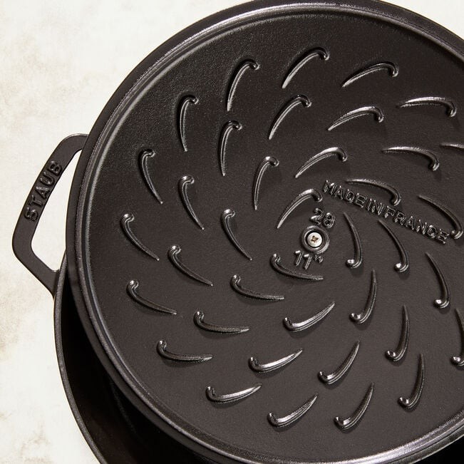 STAUB LA COCOTTE SOTE TENCERESİ CHİSTERA | DÖKÜM DEMİR | 28 CM | SİYAH 405114720 0 image