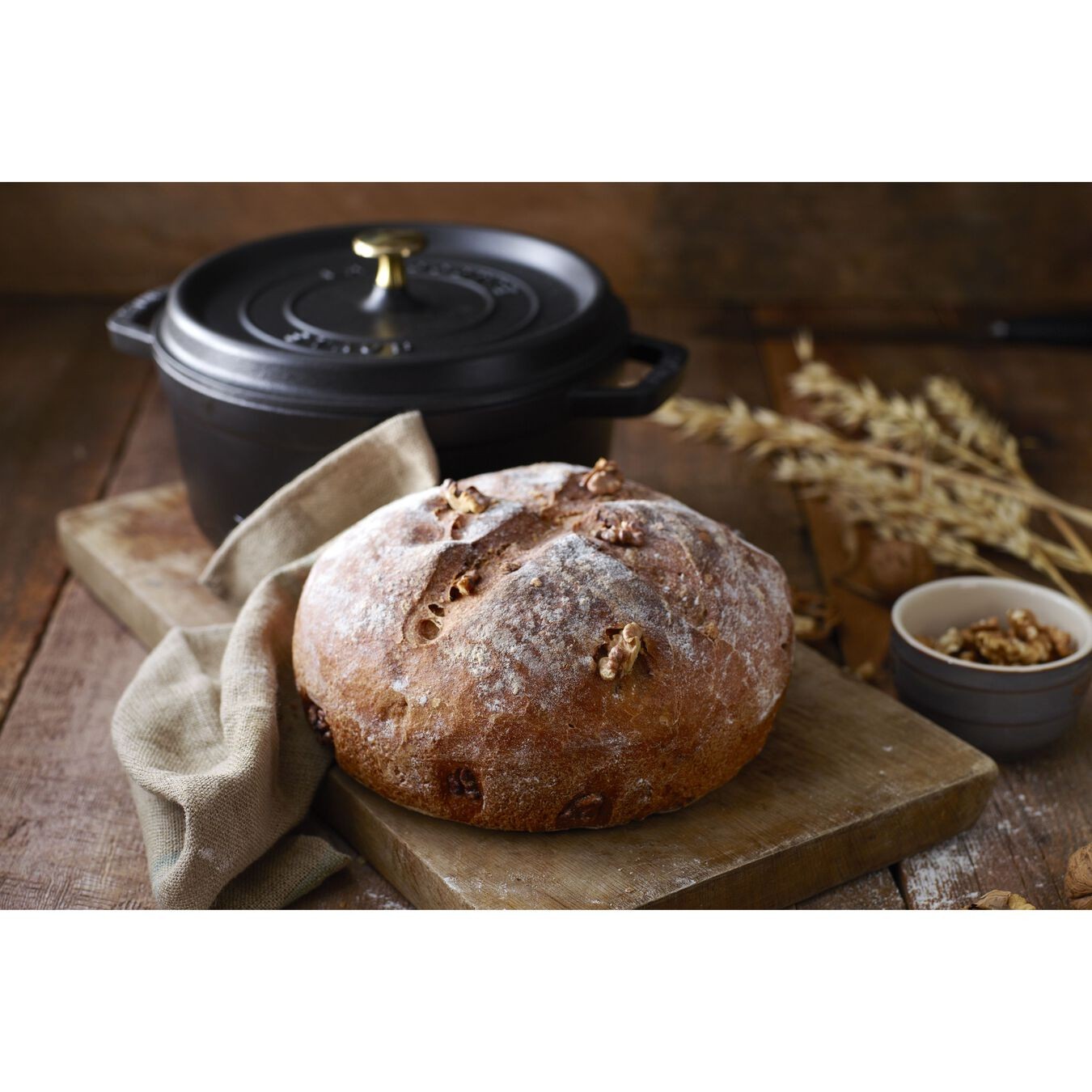 STAUB LA COCOTTE DÖKÜM TENCERE | SİYAH | 24 CM | 3,7 L | YUVARLAK 405002410 0 image