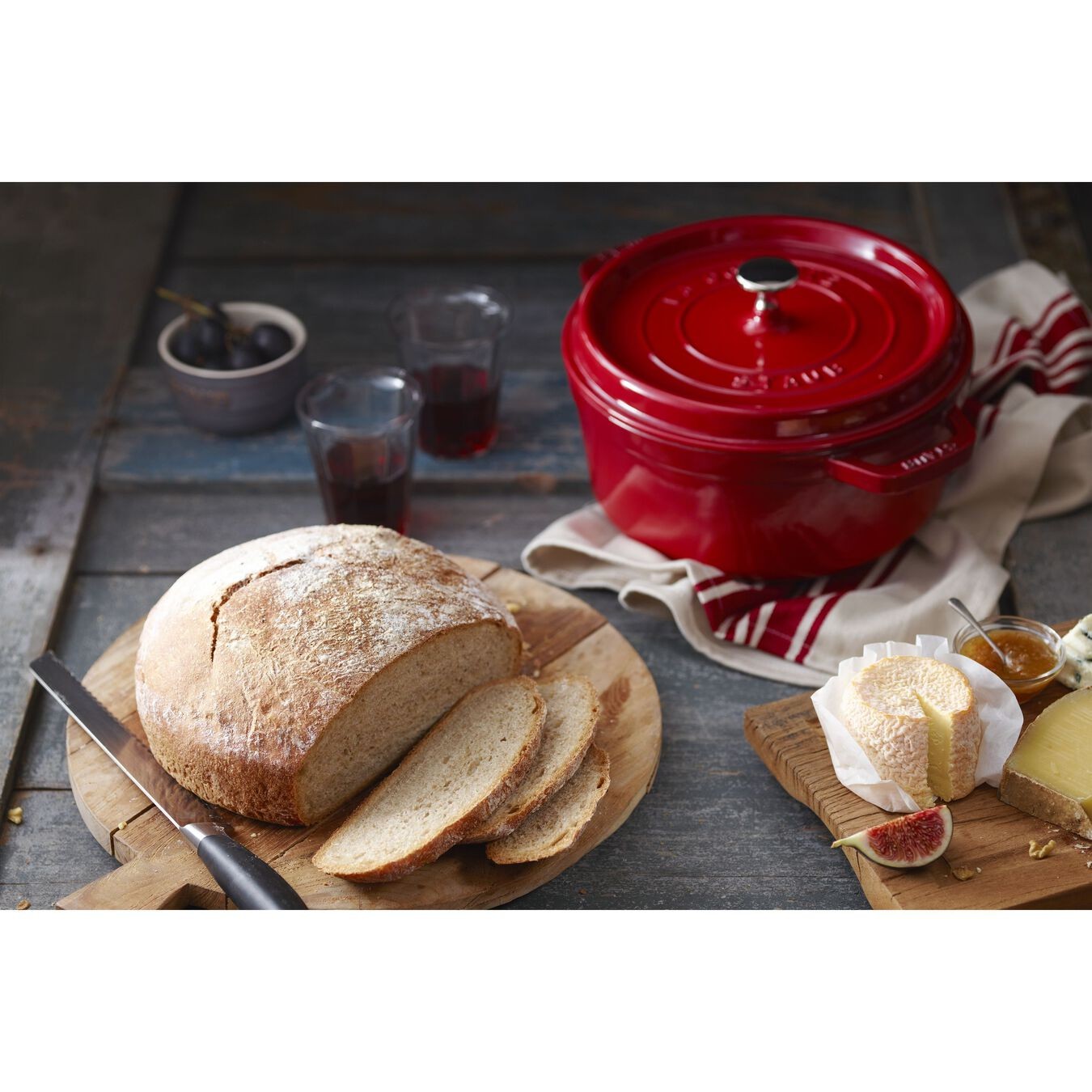 STAUB LA COCOTTE DÖKÜM TENCERE | KİRAZ | 24 CM | 3,7 L | YUVARLAK 405098350 0 image