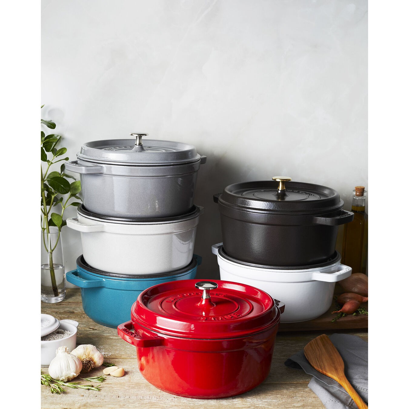 STAUB LA COCOTTE DÖKÜM TENCERE | SİYAH | 24 CM | 3,7 L | YUVARLAK 405002410 0 image