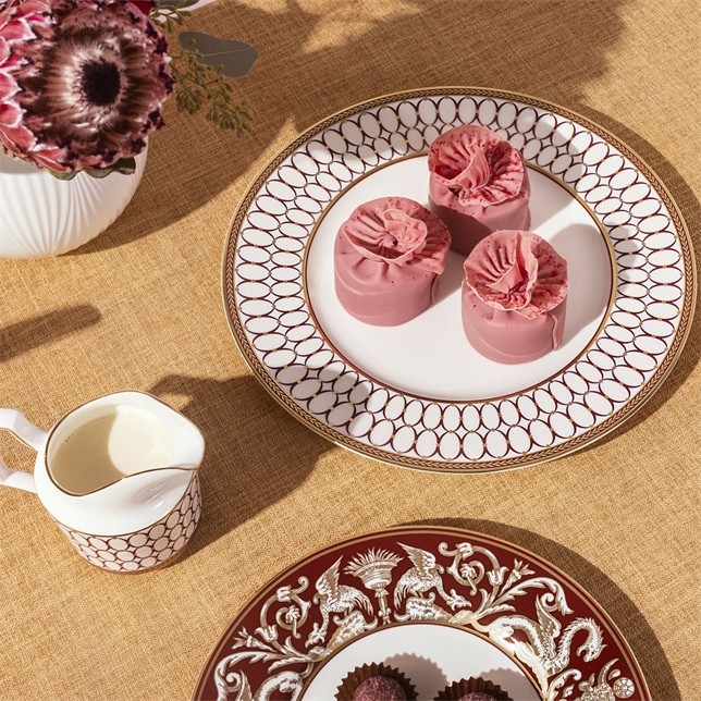 WEDGWOOD Renaissance Red Espresso Fincanı ve Tabağı 0 image
