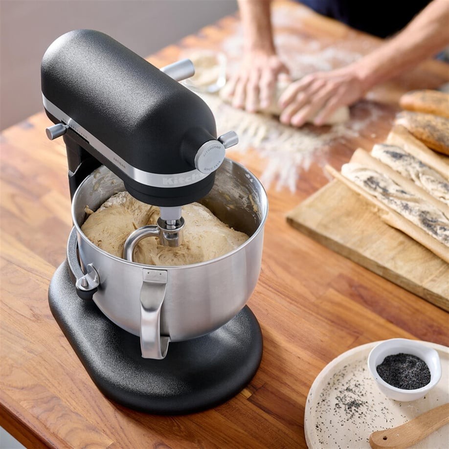 KitchenAid Artisan 6,6 L Kaldırılabilir Kaseli Stand Mikser - 5KSM70SHX (5KSM70SHXEBK)+Aksesuar Hediyeli 0 image