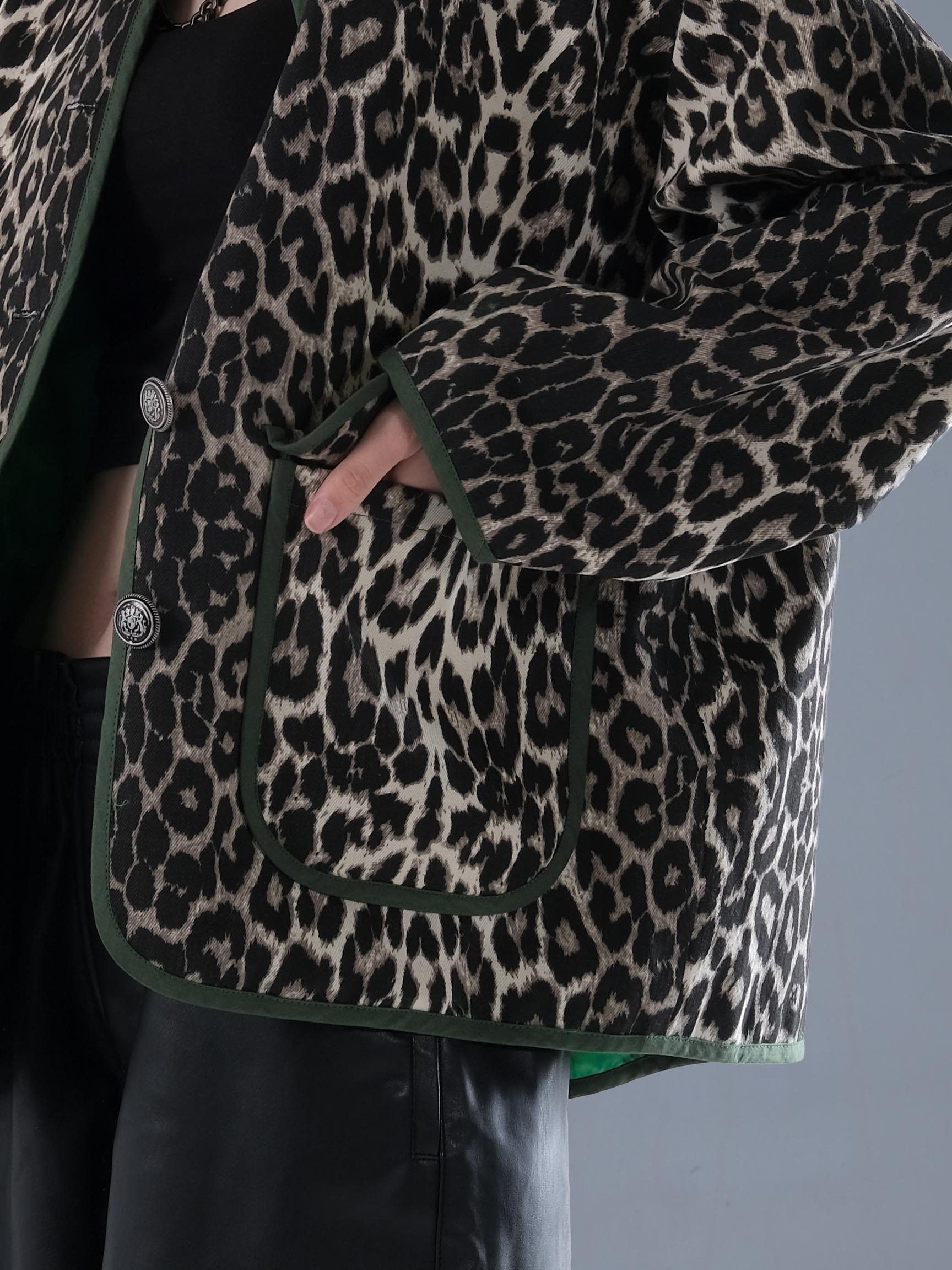 LEOPARD PATTERN WOMAN COAT